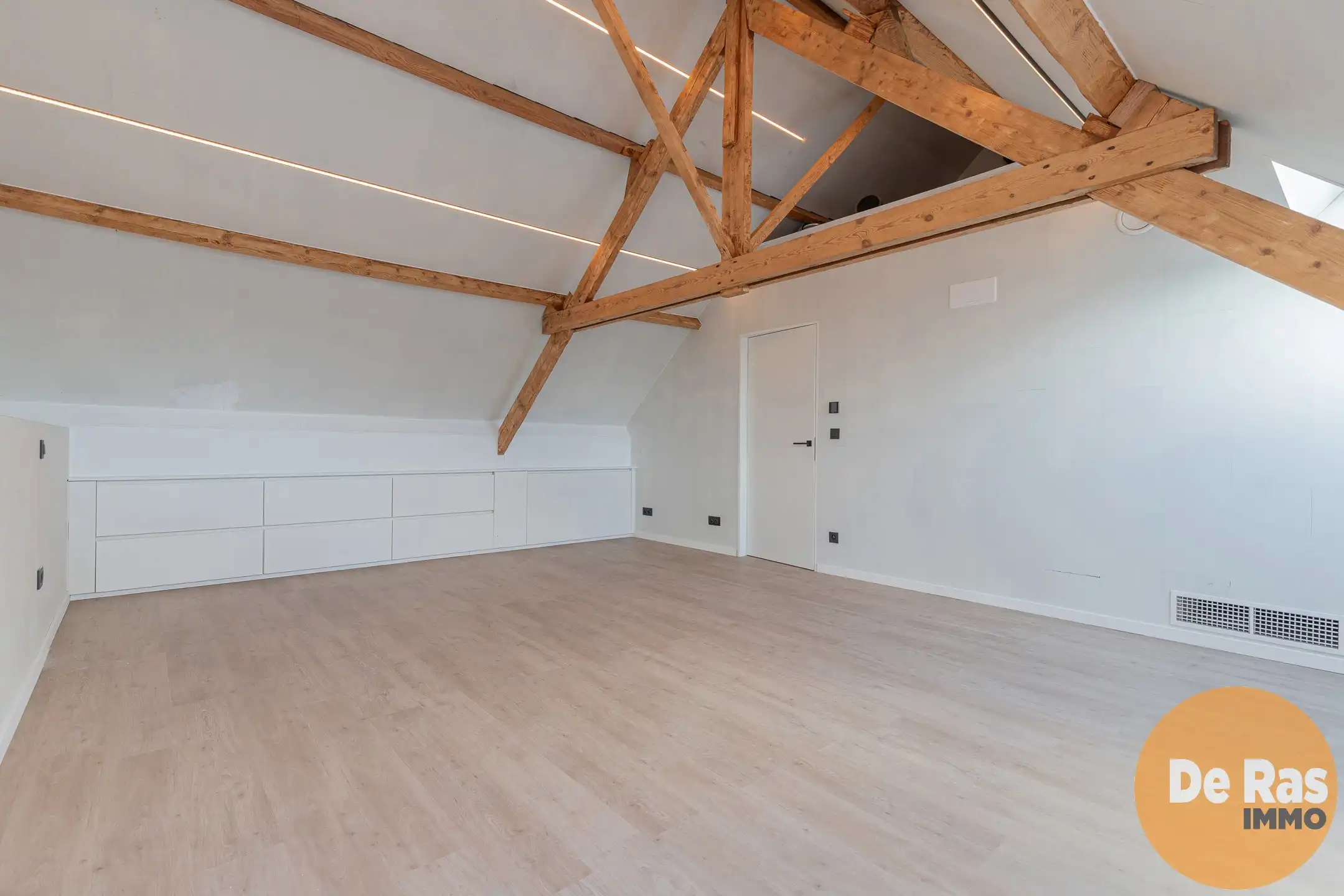 WICHELEN - Exclusief gerenoveerde woning met charme foto 19