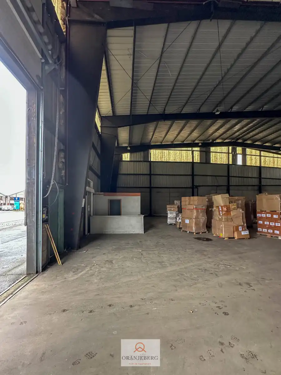 Magazijn te huur – 850 m² - op toplocatie Afrikalaan nabij Gent-Dampoort foto 11
