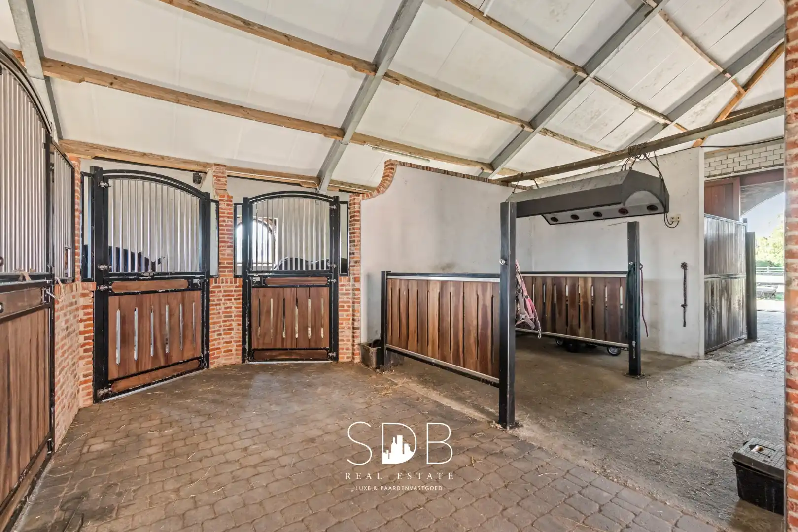 Prachtige landelijke woning met hippische accommodatie op 2,5hectare foto 28