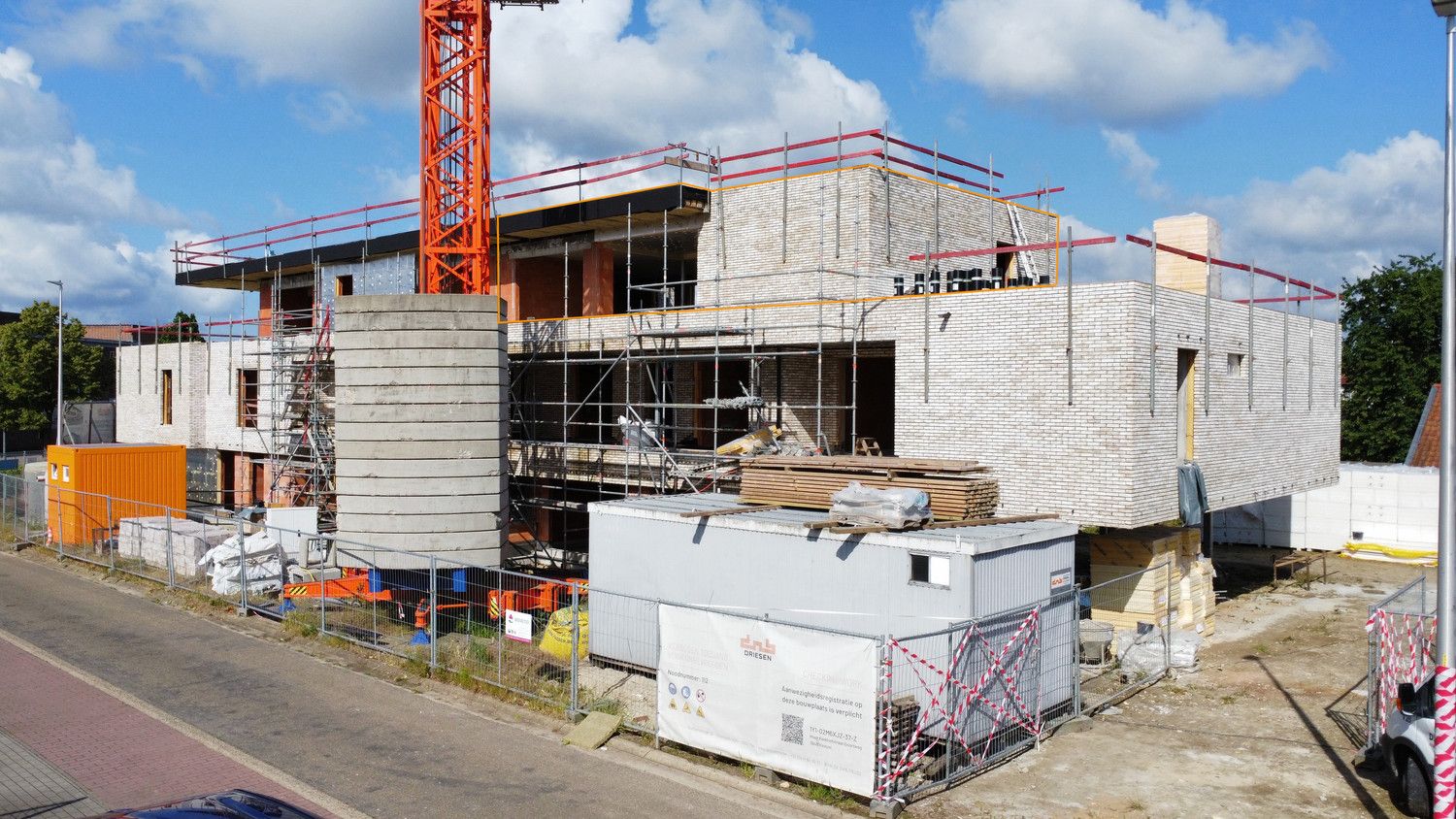 Instapklaar nieuwbouw appartement met 2 slaapkamers, terras, autostaanplaats en berging te Kinrooi foto 1