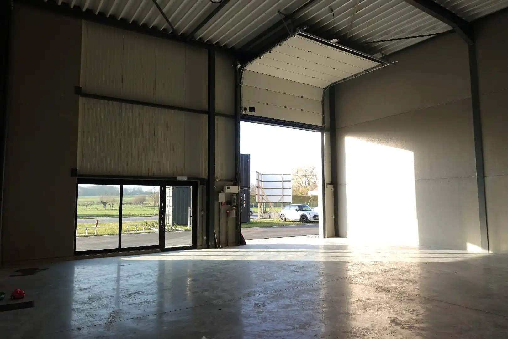 Loods te huur op uitstekende locatie. foto 4