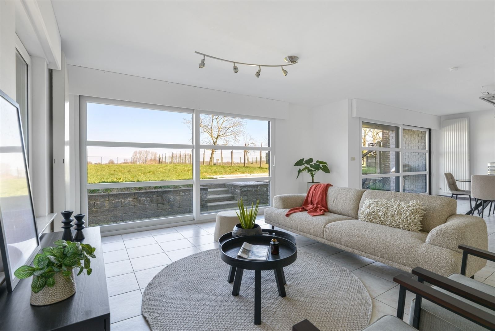 Unieke eigendom met 2 woonentiteiten & tal van mogelijkheden foto 2