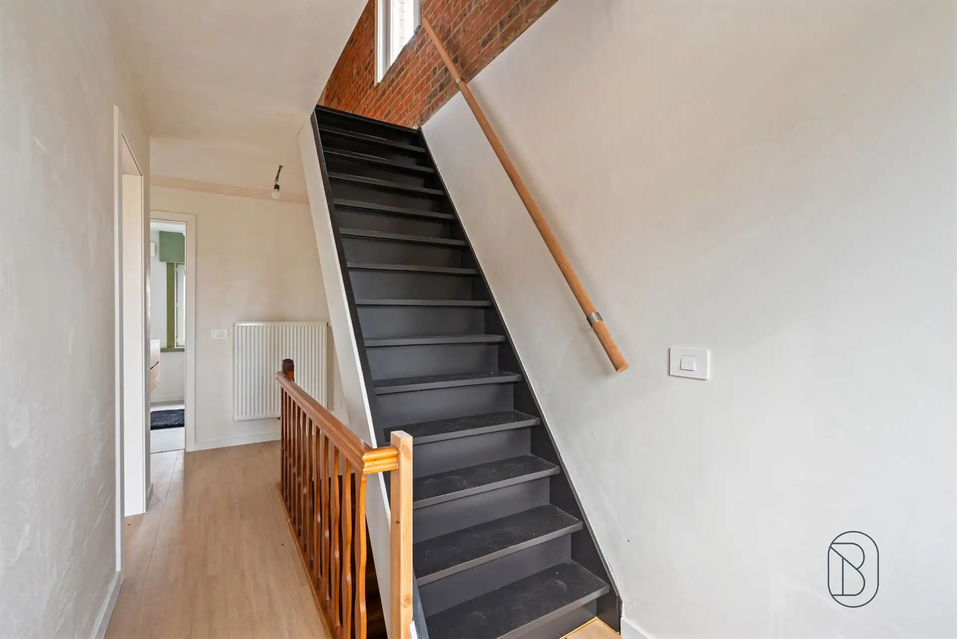 Instapklare woning met tuin en open zicht foto 16
