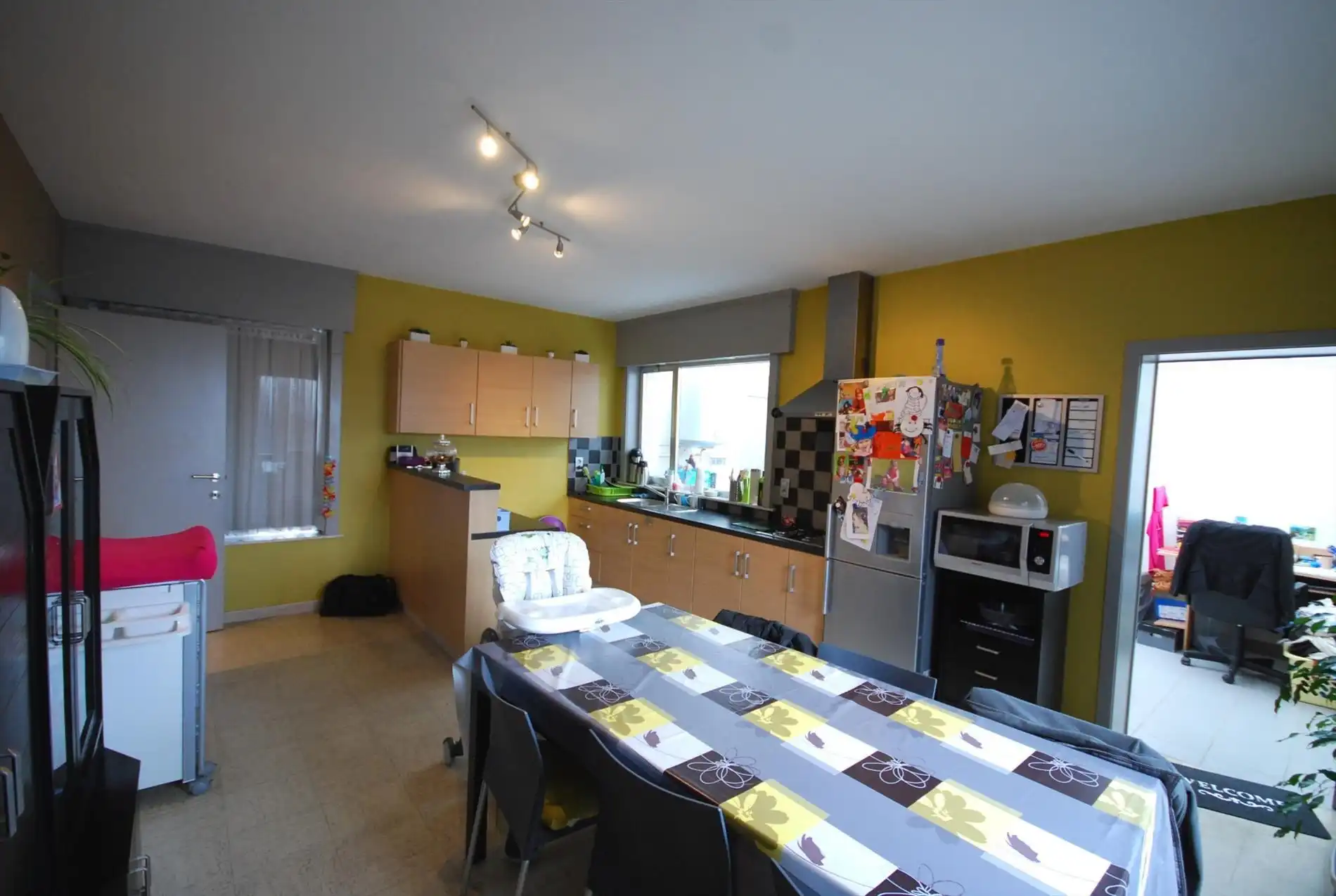 HALFOPEN WONING MET 3 SLAAPKAMERS EN AANGENAME TUIN foto 5