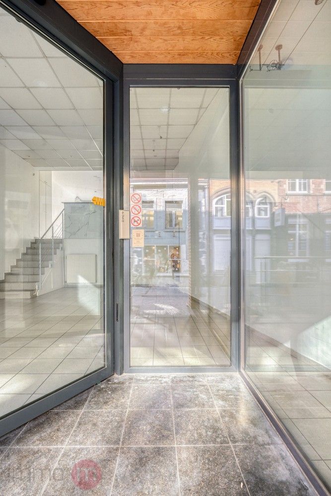 Uniek Handelspand in de belangrijkste winkelstraat van Leuven. foto 4