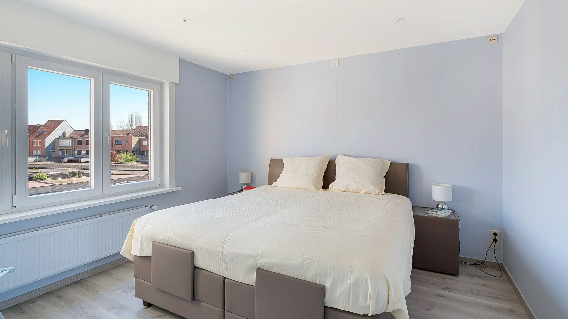 Ruime, stevige gezinswoning met 5 kamers en garage foto 12