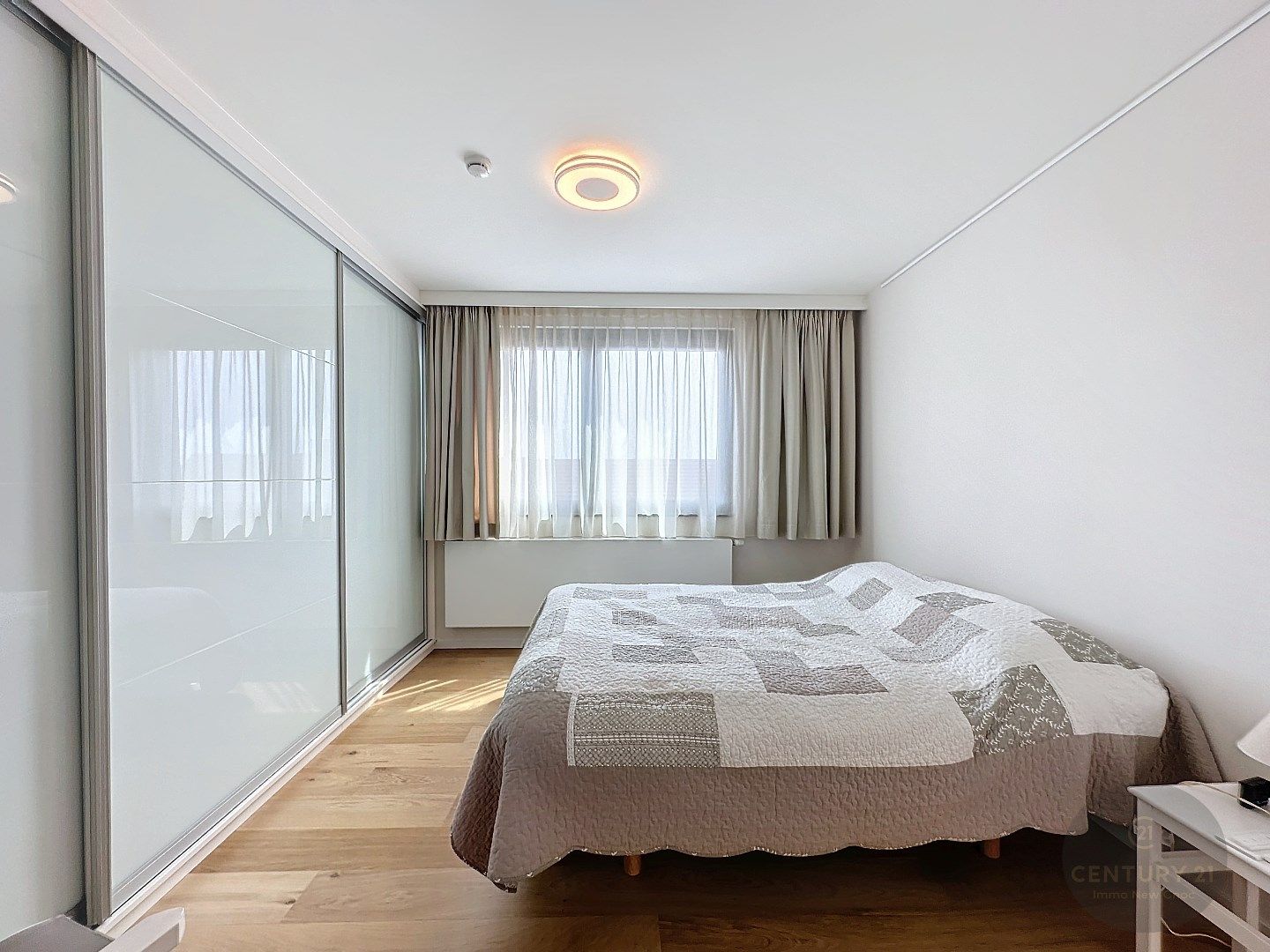 UITERST gezellig en modern assistentie-appartement 2 slaapkamers!  foto 4