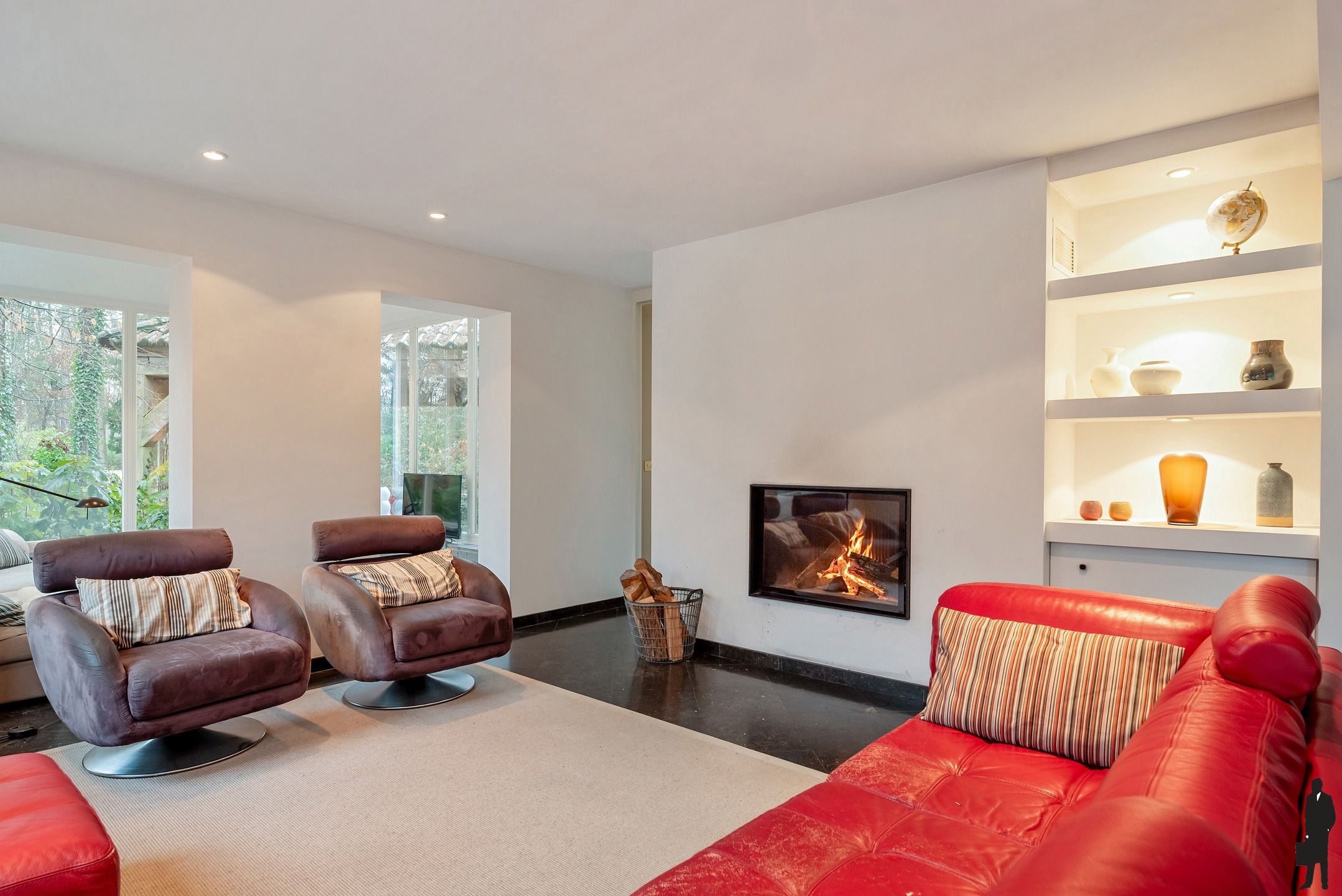 Woning met zwembad op zuidgericht perceel van ca. 2145 m² foto 5
