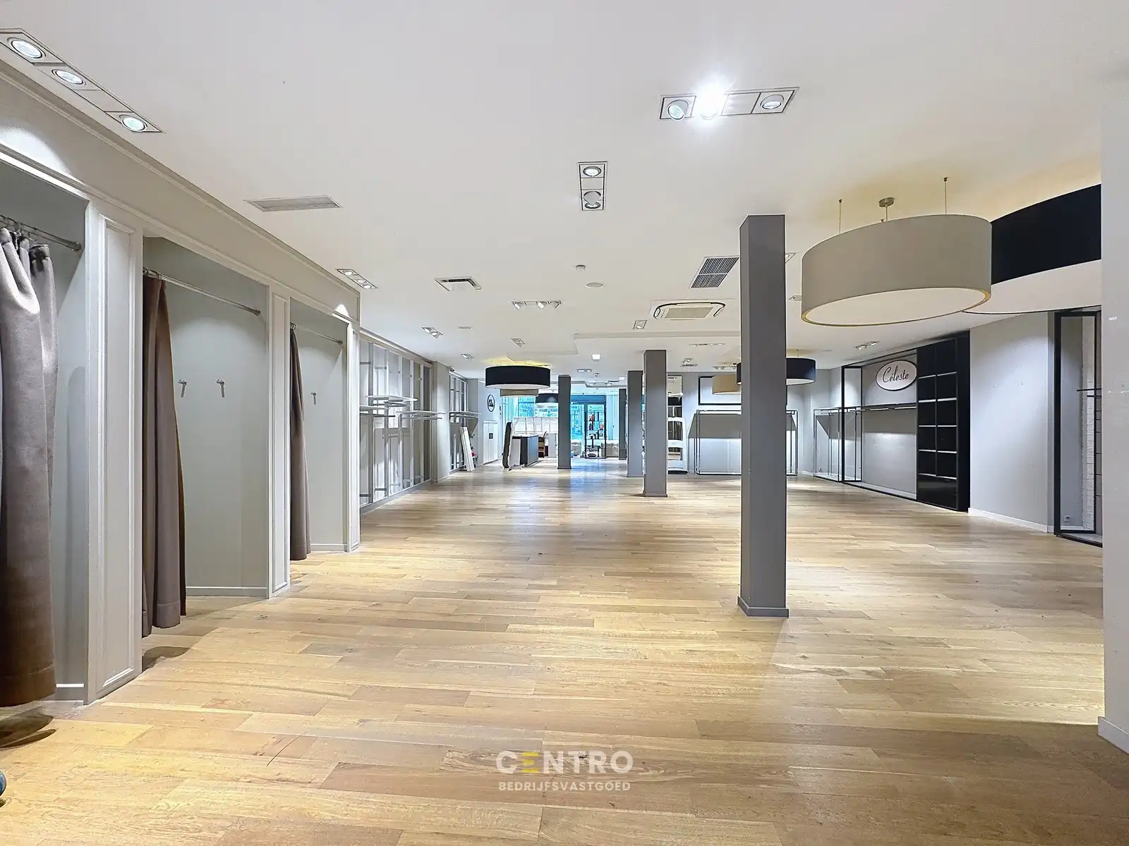 TE HUUR - Commerciële HANDELSRUIMTE (236m²) met KELDER (73m²) op topligging in het centrum van Eeklo foto 6