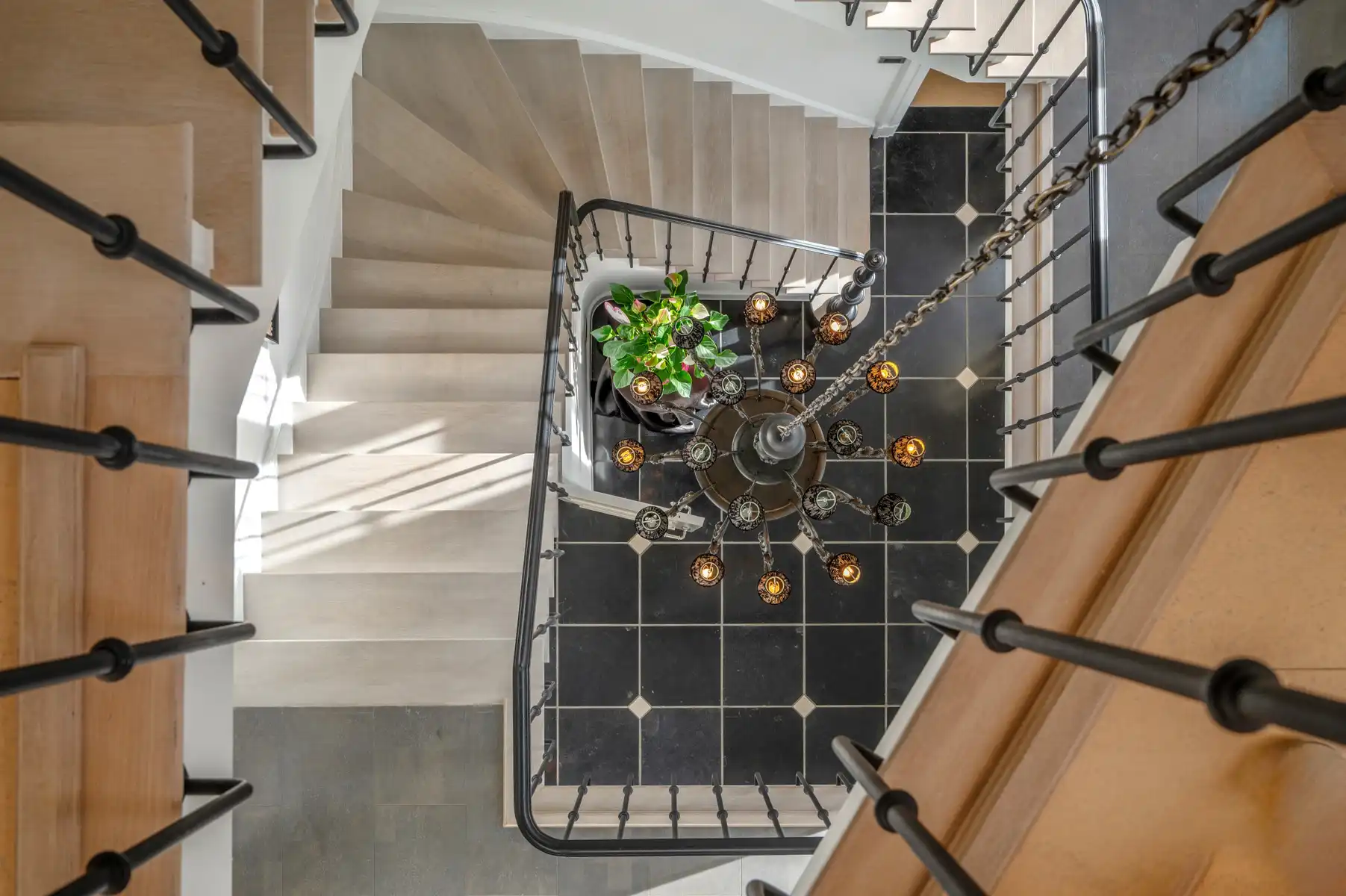 Prachtige villa in tijdloze architectuur te SCHRIEK foto 24