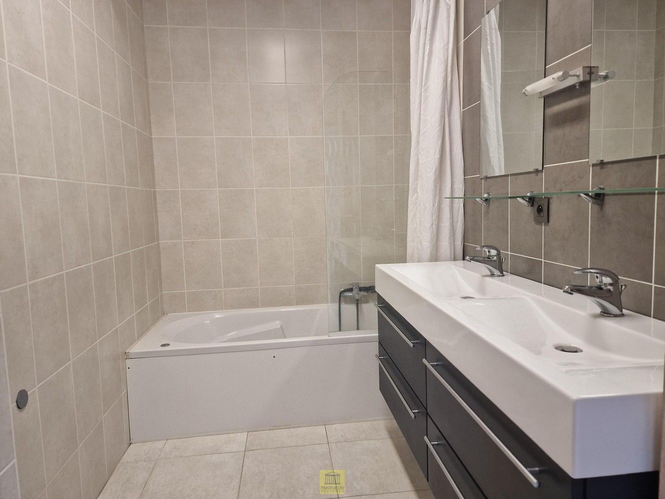 Interessant opbrengsteigendom met 3 appartementen in het hart van Vlezenbeek foto 7