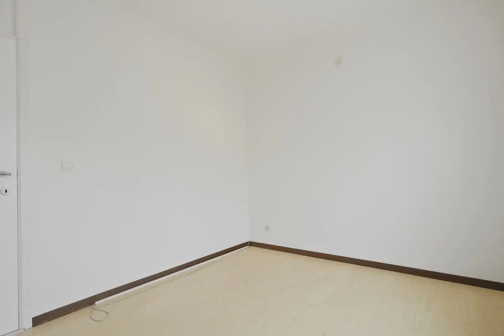 Rustig gelegen open bebouwing (type bungalow / gelijkvloerswoning) met 3 slaapkamers en prachtige tuin te Diksmuide. foto 7