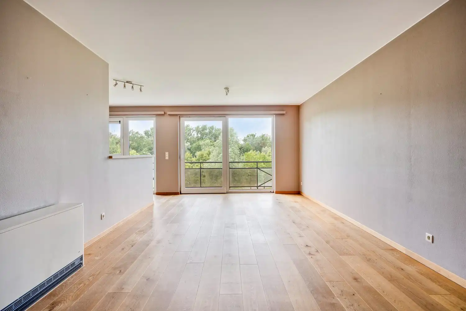 Ruim en lichtrijk appartement met twee terrassen en uitzicht op het Vijverpark aan de rand van Anderlecht 🌿 foto 4