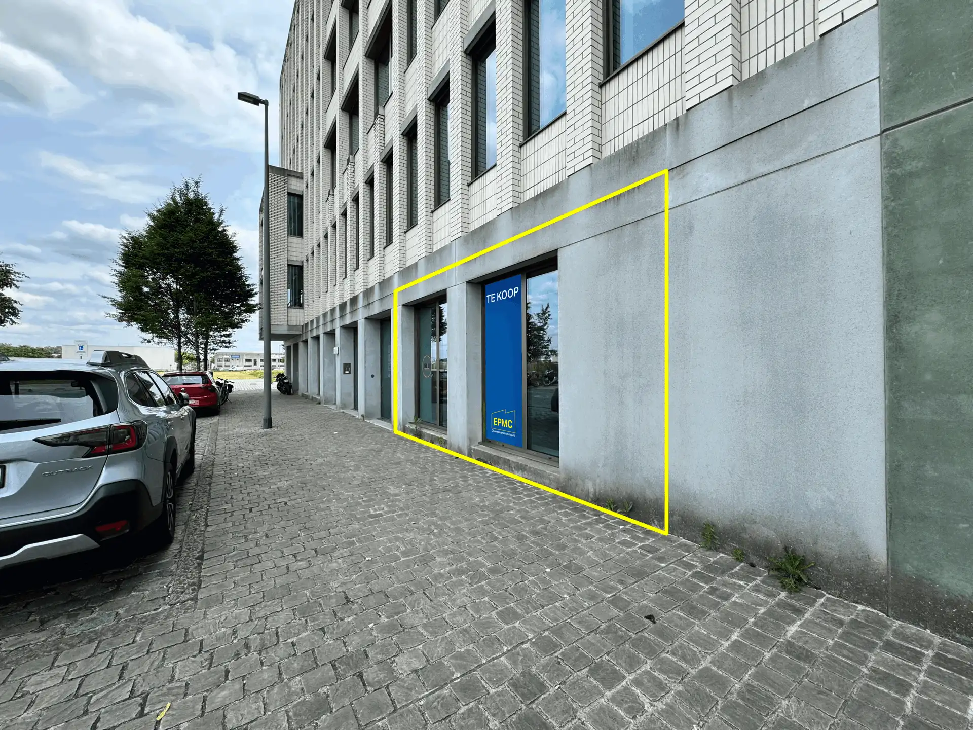 Gelijkvloers kantoor te koop op 't Eilandje!  foto {{pictureIndex}}