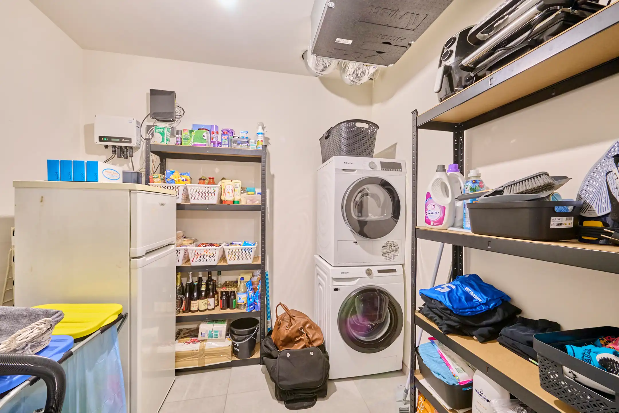INSTAPKLAAR GELIJKVLOERS 1 SLAAPKAMER APPARTEMENT foto 8