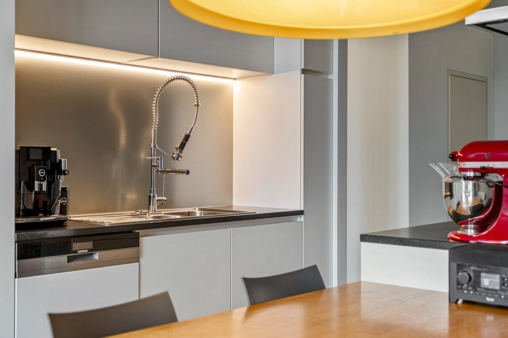 Statige vrijstaande herenwoning vlakbij Genk-centrum - EPC A-Label foto 23