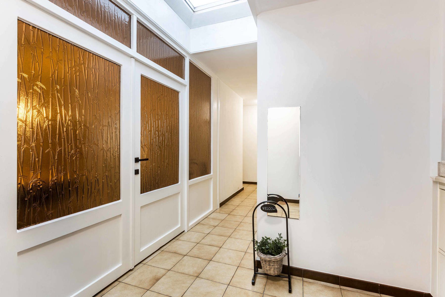 Te koop – lichtrijk en instapklaar appartement met garage foto 6