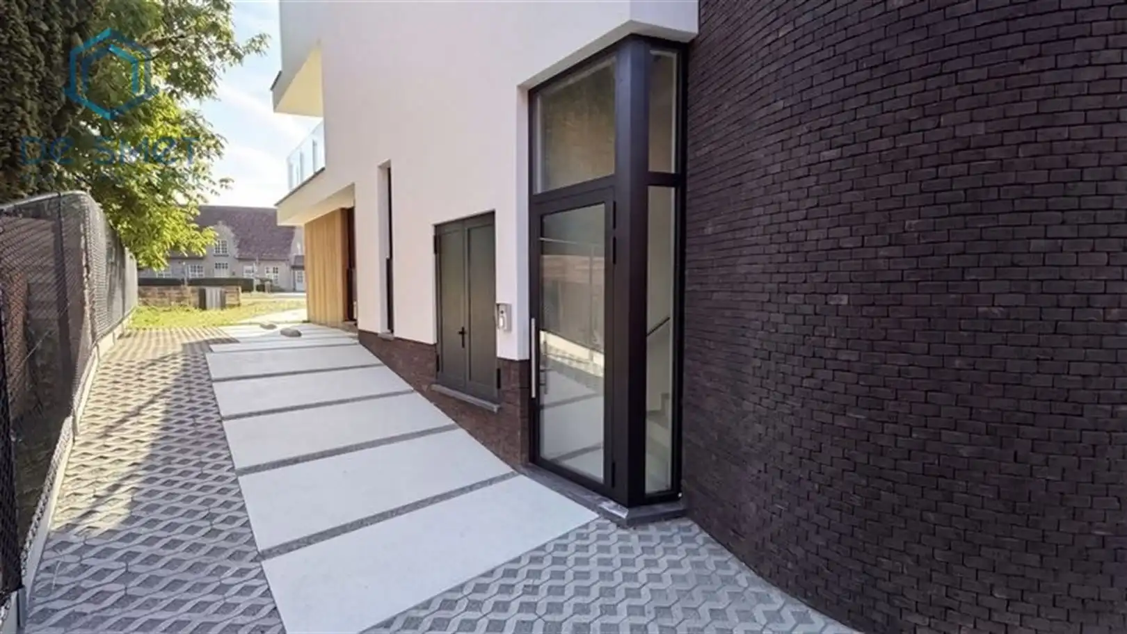 INSTAPKLAAR DAKAPPARTEMENT MET 2 SLAAPKAMERS, ZONNEPANELEN & MOGELIJKHEID TOT EXTRA RUIMTE foto 3
