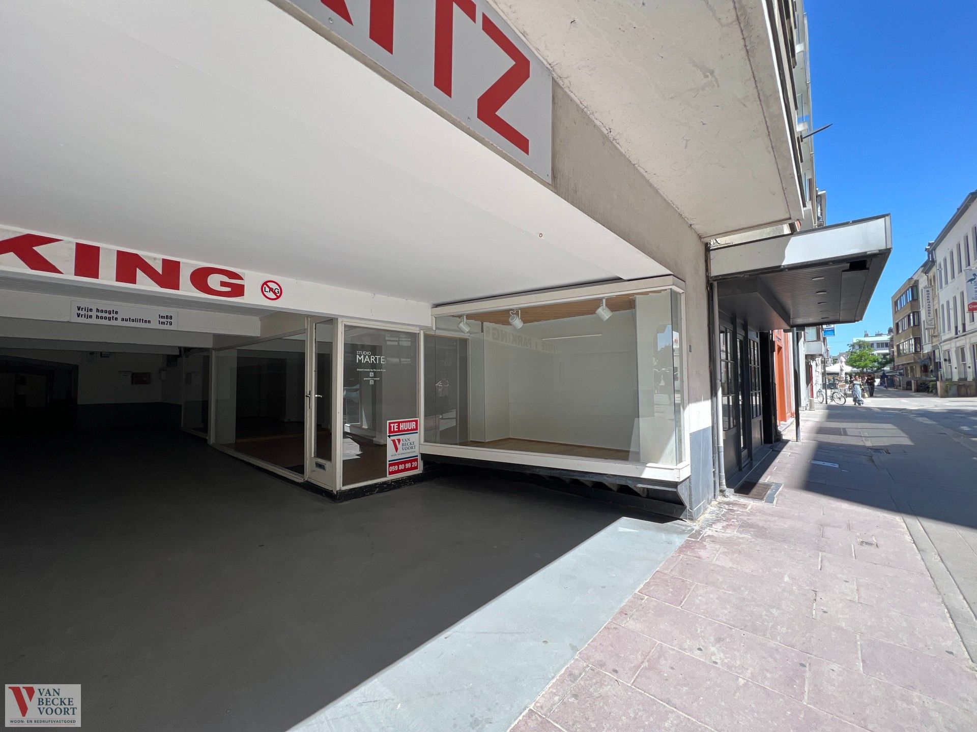 Etalage- /winkelruimte 32m² foto {{pictureIndex}}