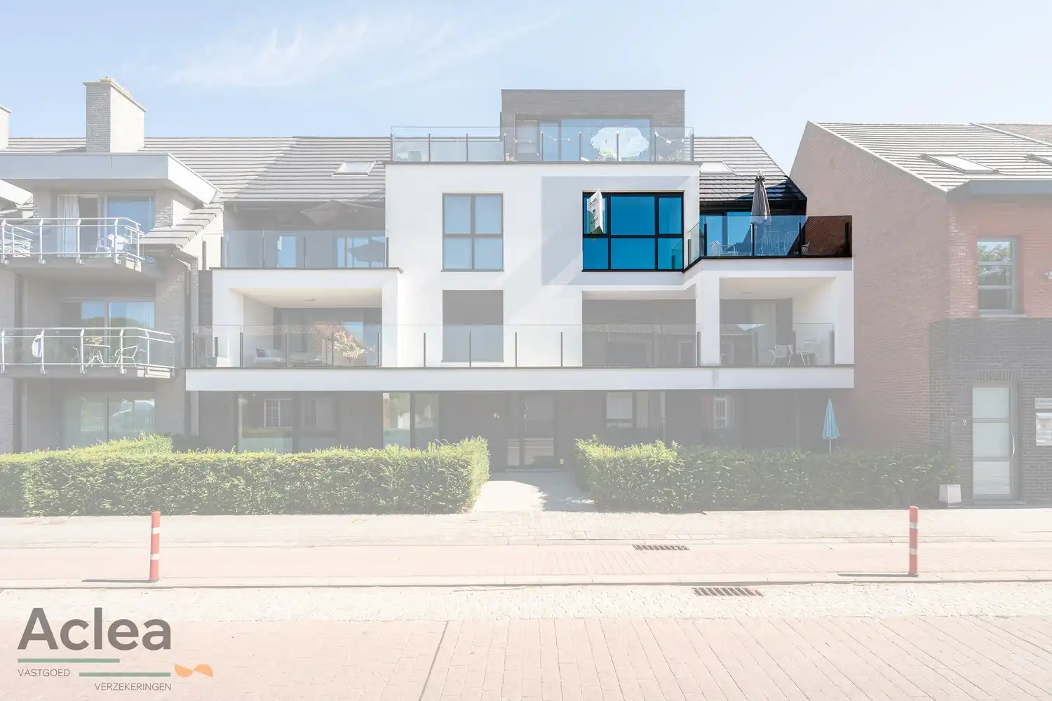 Modern appartement met ruim terras én garage in Sint-Jan-in-Eremo foto 23