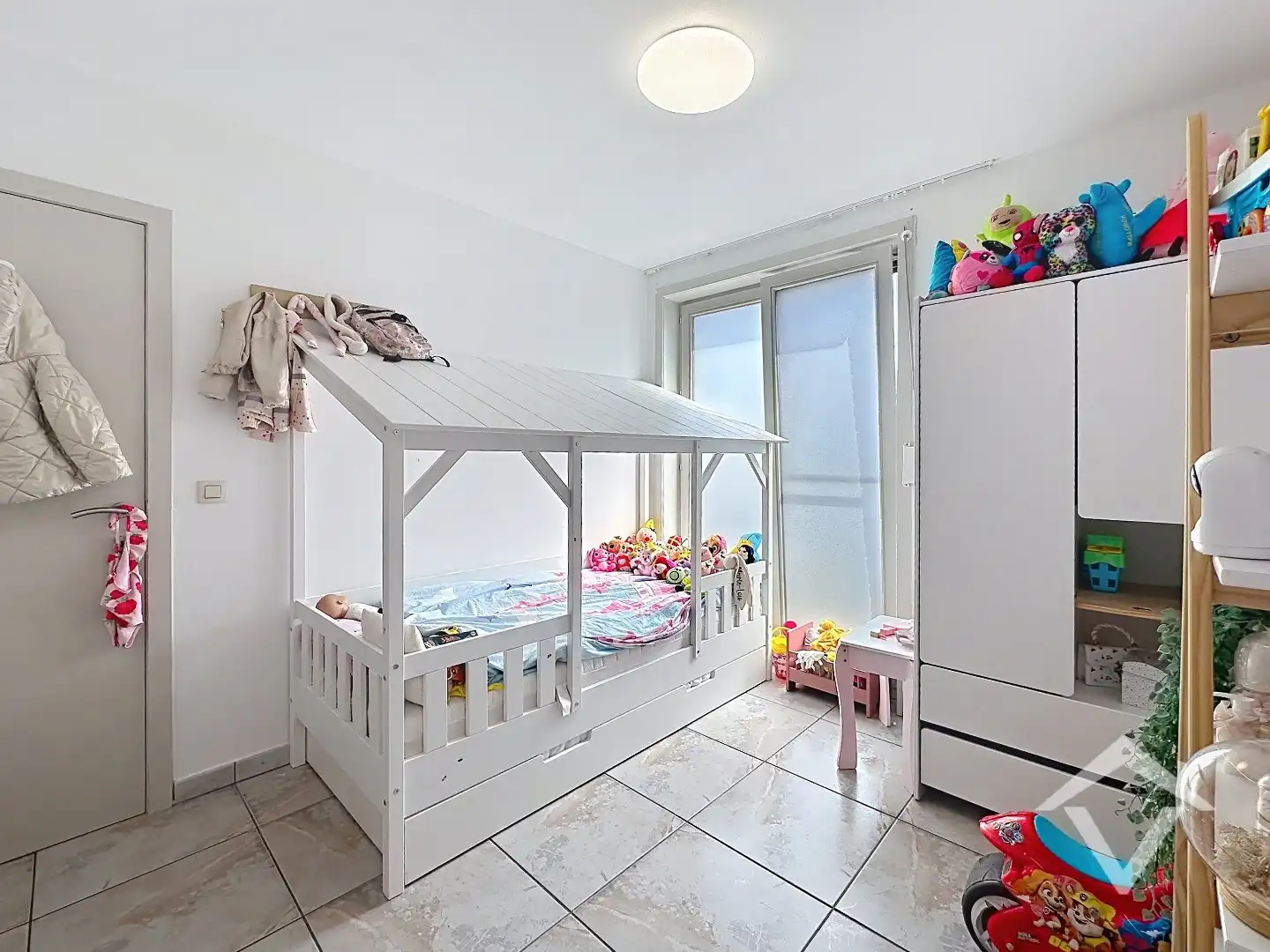 Ruim appartement met 2 slaapkamers en autostaanplaats te Koekelare foto 11