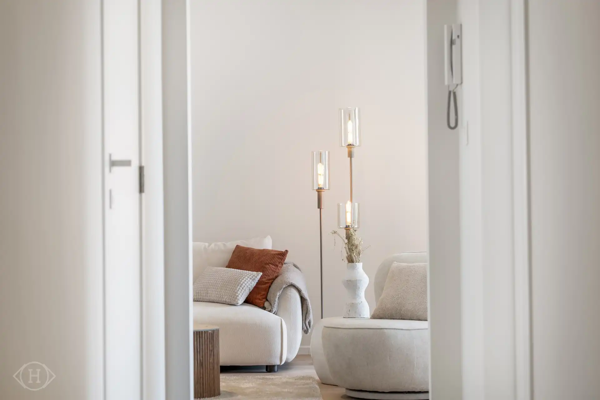 Volledig gerenoveerd 2-slpk appartement met garagebox foto 20