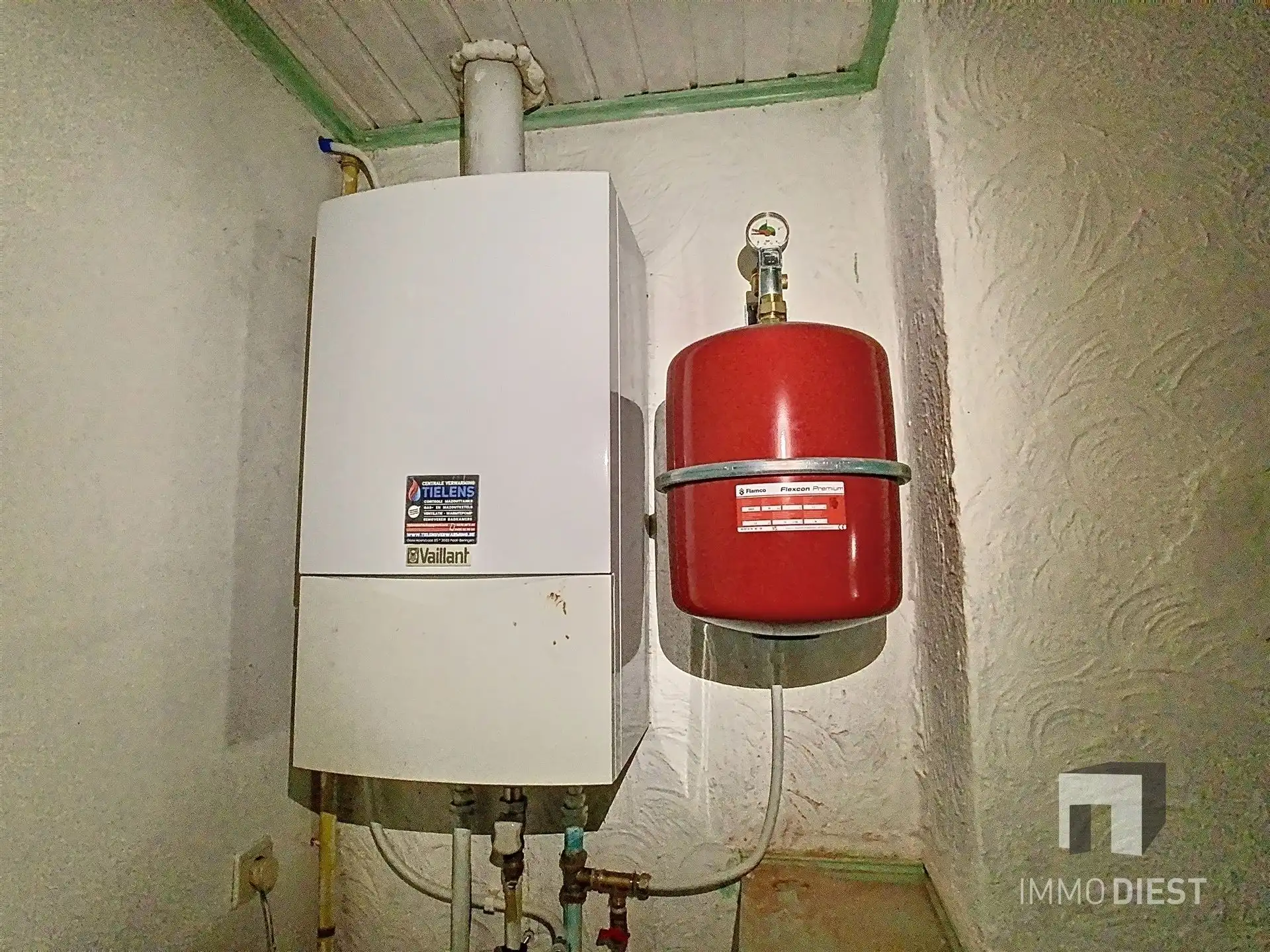 Handelspand 180m2 gelijkvloers op 3,47are met achterliggende tuin foto 15