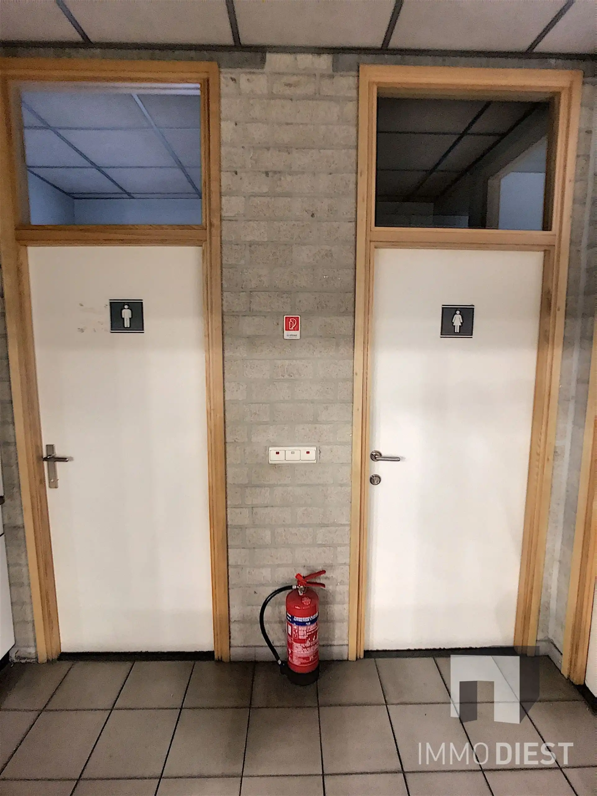 1500 M² GEKOELDE OPSLAG MET BURELEN  foto 26