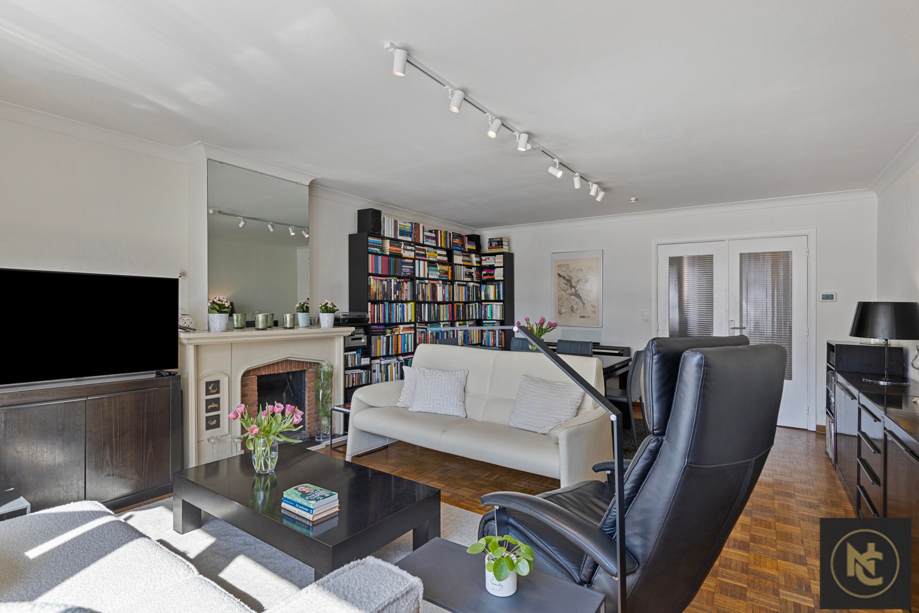 Sfeervol appartement met 2 slaapkamers foto 2