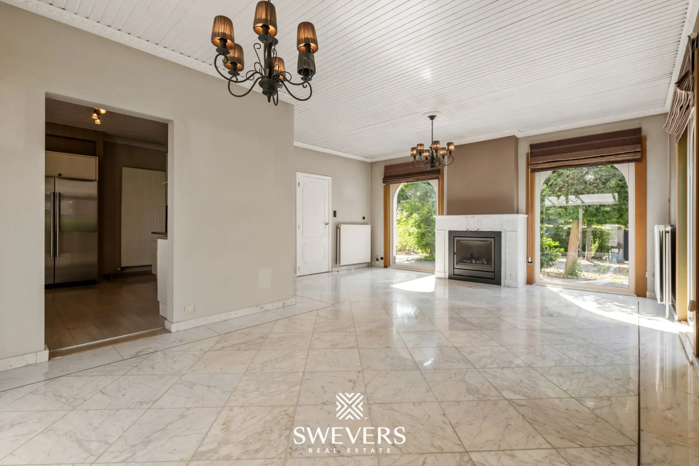 Ruime woning met zwembad in rustige straat te Borgloon foto 3