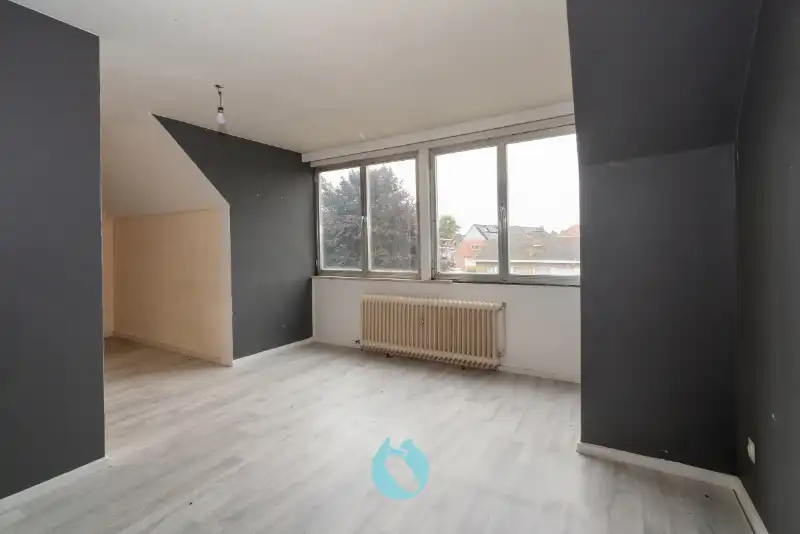 Kleinschalig gebouw met 2 appartementen en 2 garages foto 20