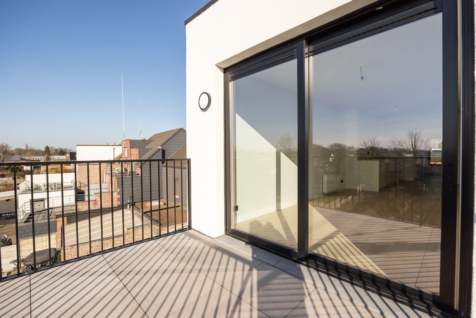 Appartement met twee slaapkamers en terras foto 14