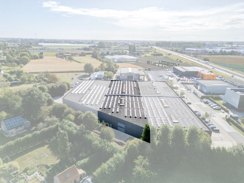 Instapklaar bedrijfsgebouw op strategische ligging te huur in Roeselare foto 3