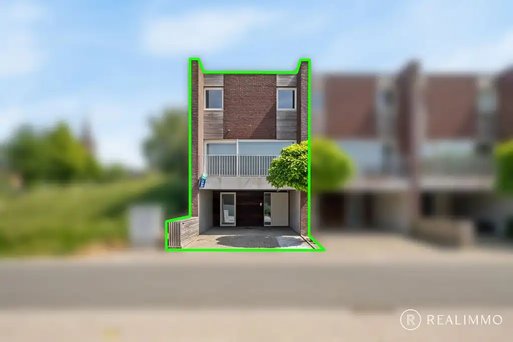 Recente halfopen bebouwing met 3 slaapkamers foto 2