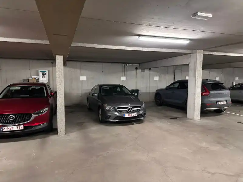 Ruim en lichtrijk 2-slaapkamerappartement met groot terras foto 12