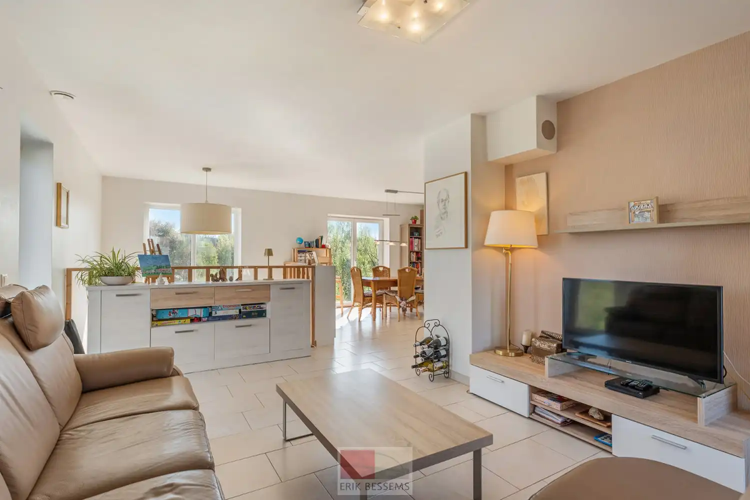 Zeer energiezuinige, vrijstaande woning, gebouwd in 2011, gelegen op een perceel van 715 m² met een bewoonbare oppervlakte van ca. 220 m² foto 7
