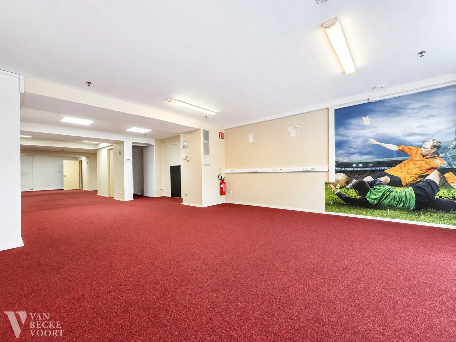 Handelsgelijkvloers 95m² foto 2