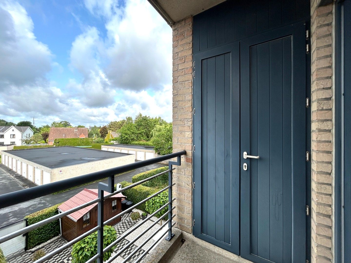 Instapklaar één-slaapkamer appartement te Roeselare! foto 12