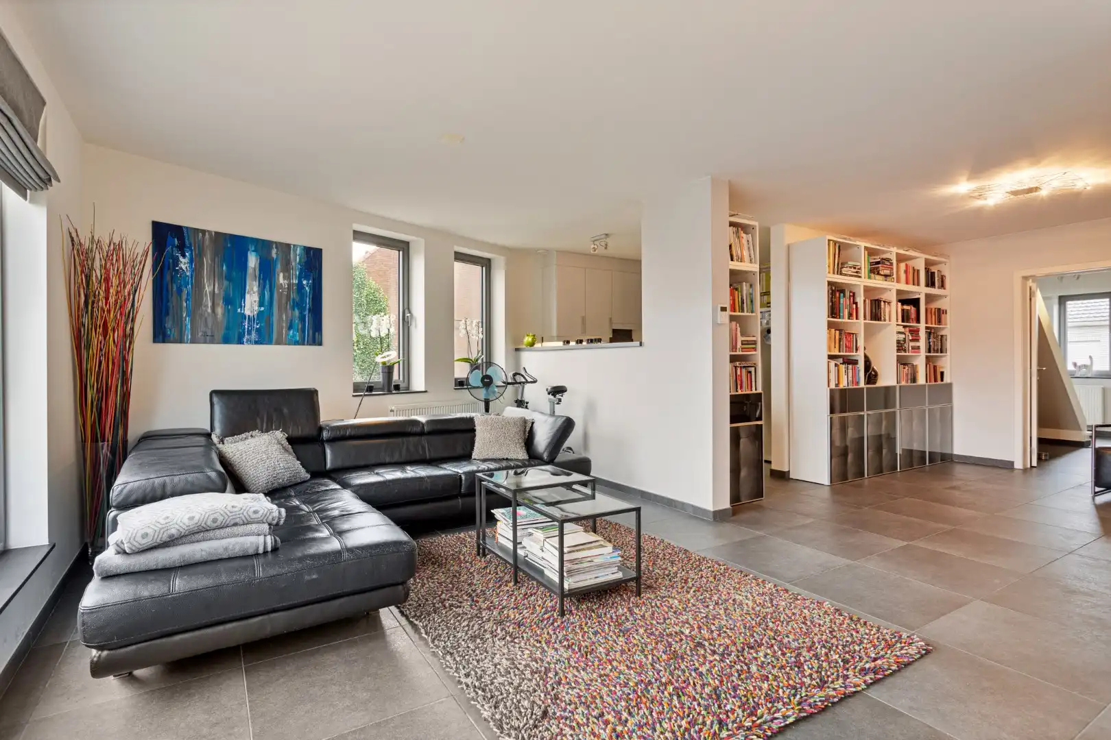 Zeer ruime & energiezuinige duplex met 4 slpks, mooi terras en garage te Ginderbuiten ! foto 3