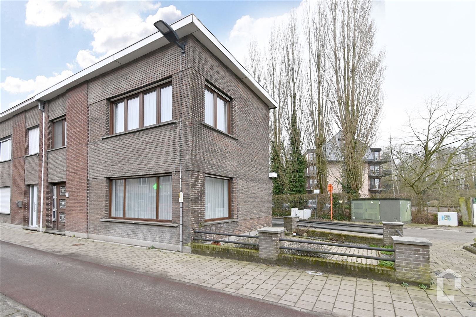 Te renoveren stadswoning tussen Gent en Oostakker foto 16