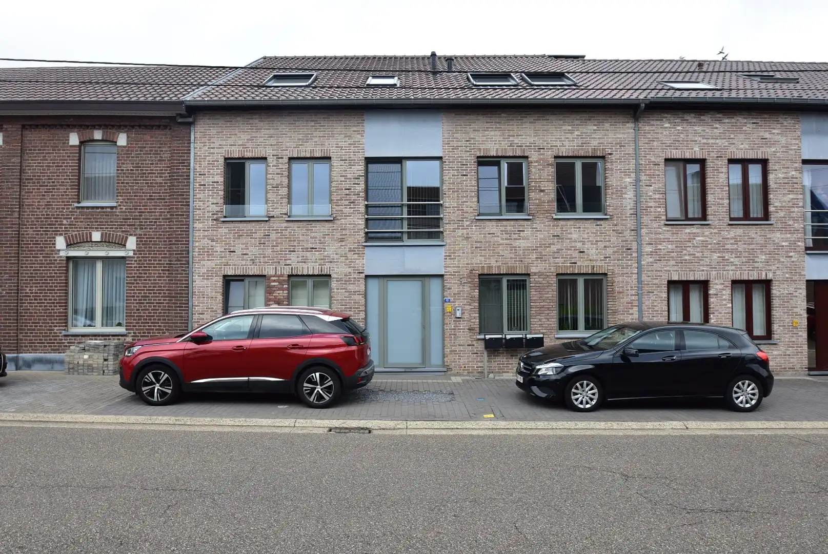 *** IN OPTIE **** Knap ingericht  en ruim appartement met 2 slaapkamers en groot terras foto {{pictureIndex}}