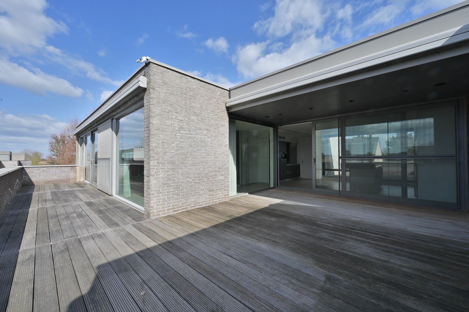 Schitterend penthouse van 185 m² gelegen op de 2de verdieping van een exclusieve residentie "Park Oud Rekem" in hartje Oud-Rekem te Lanaken. foto 5