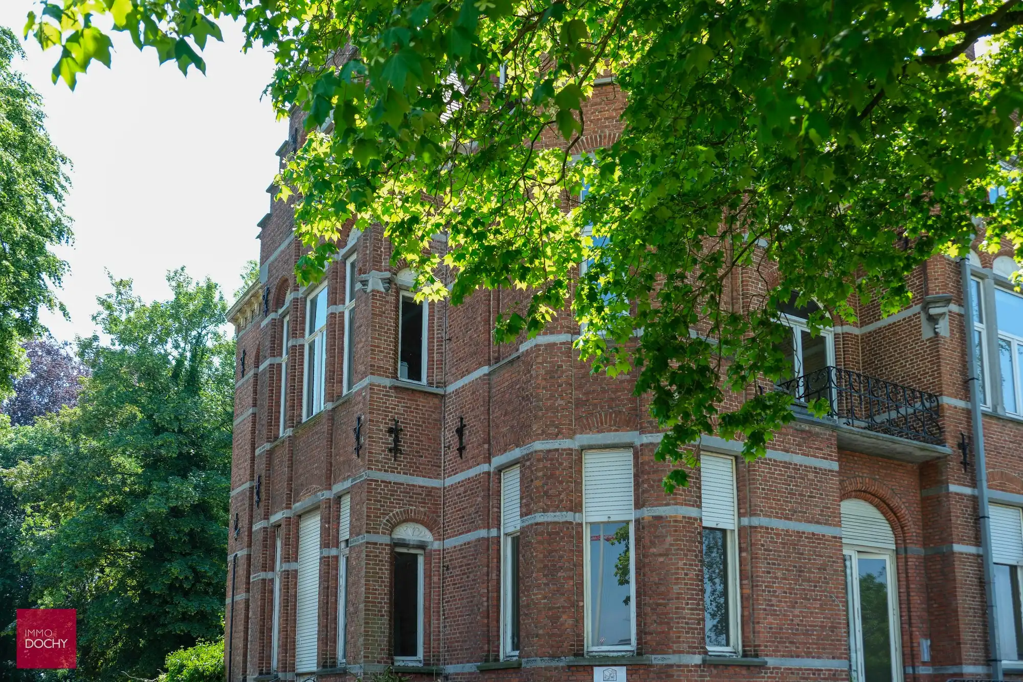 Karaktervol multifunctioneel gebouw op commerciële ligging foto 5