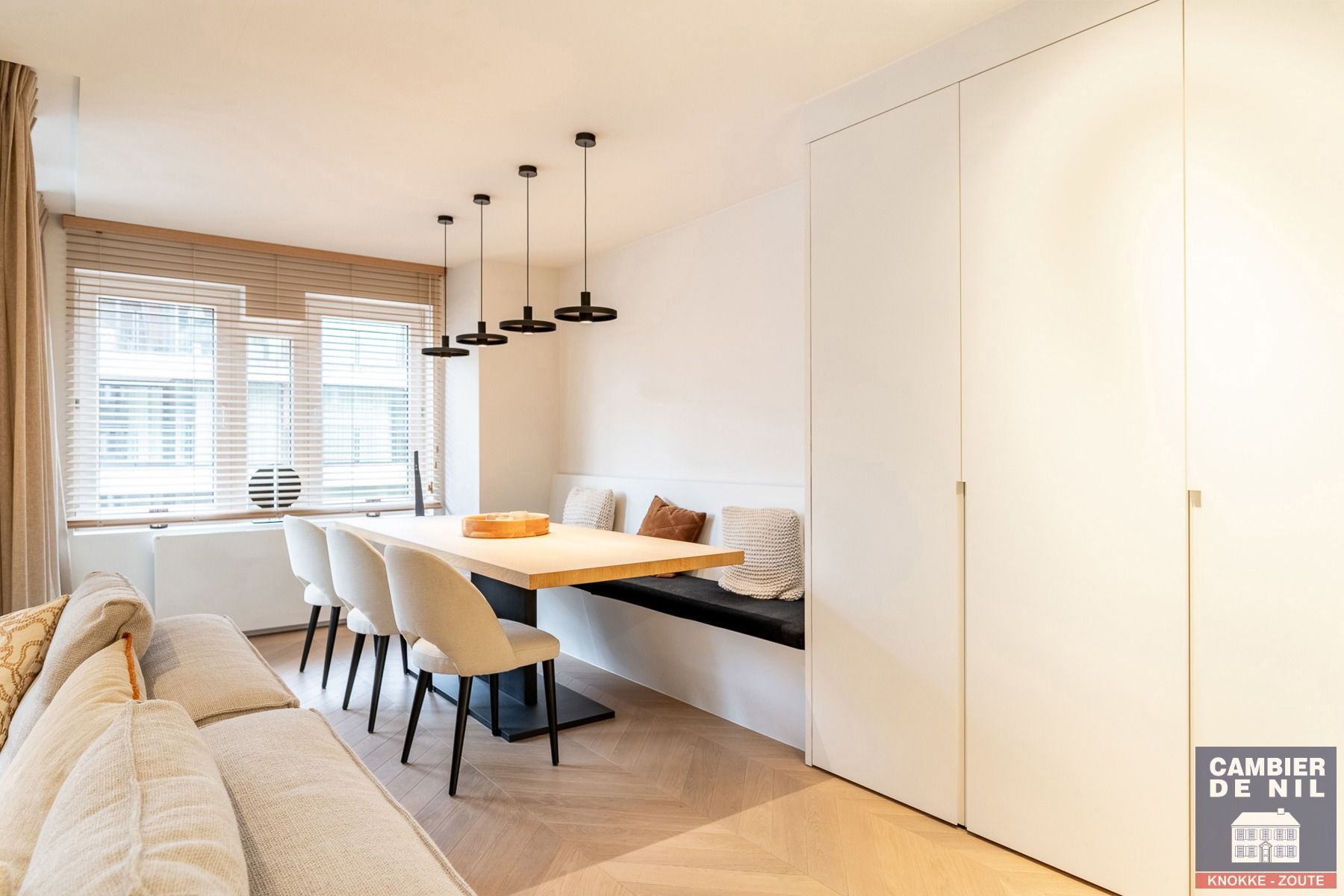 Volledig gerenoveerd appartement met 2 volwaardige slaapkamers – centrum Knokke foto 2