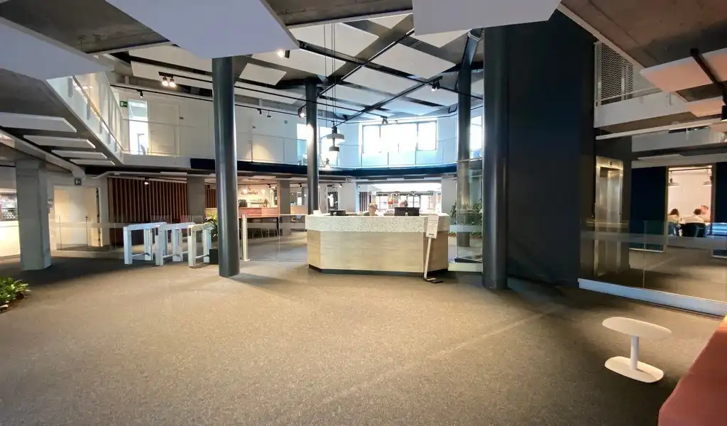 Vernieuwde kantoren te huur op toplocatie in Zwijnaarde foto 20