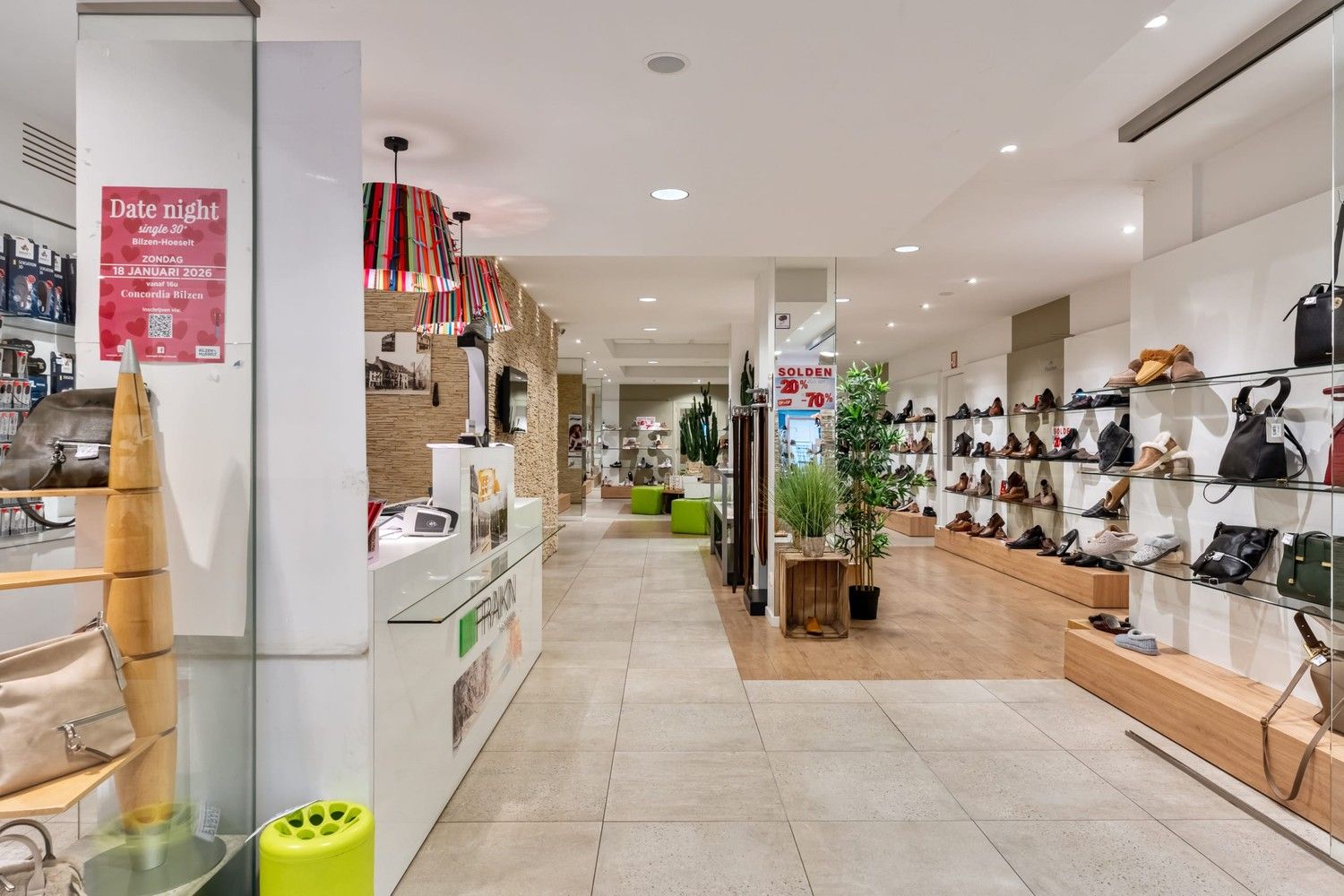 Handelspand op toplocatie aan de Markt te Bilzen! foto 8