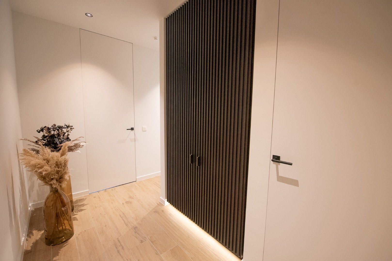 Luxueus appartement nabij de markt van Deinze. foto 3