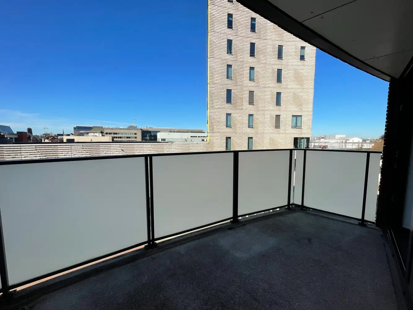 Welgelegen appartement met twee slaapkamers en autostaanplaats foto 6