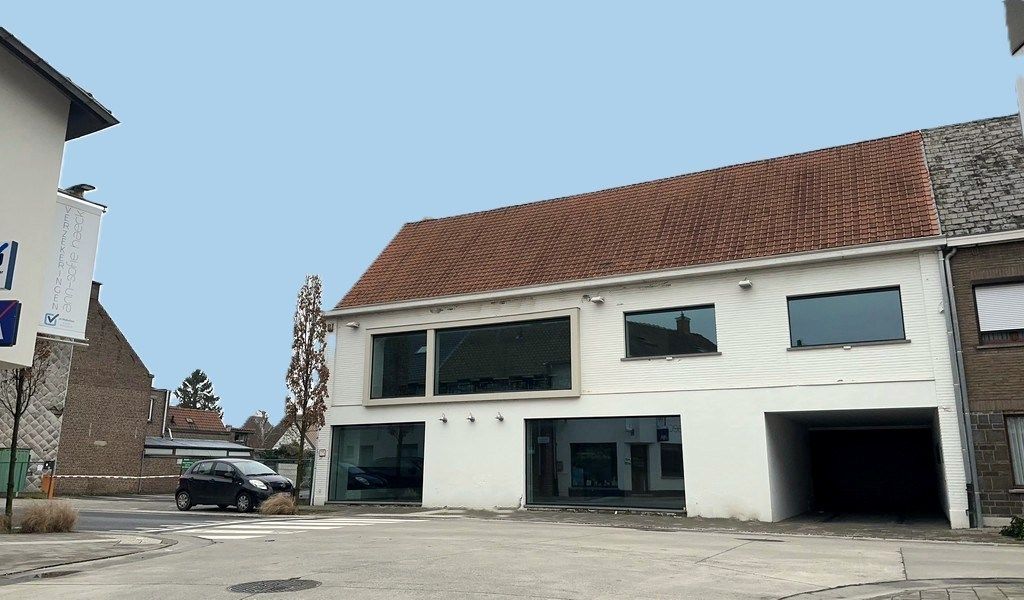 Handelspand met ruime garage te koop in Melle foto {{pictureIndex}}