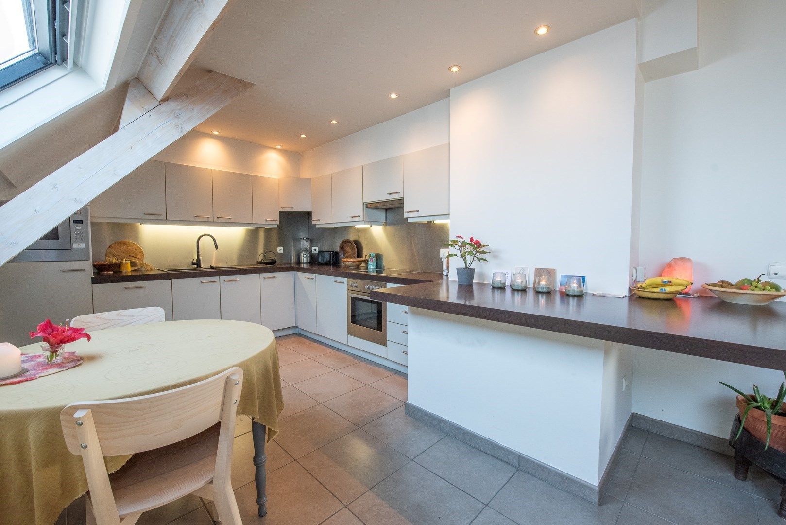 Prachtig, ruim appartement met 3 slaapkamers en garage in centrum Wakken foto 6